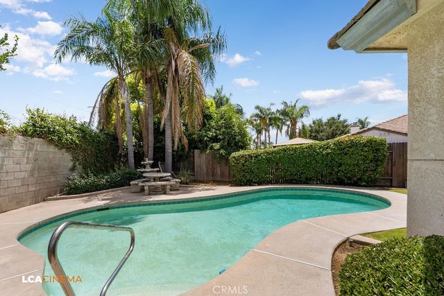 5102 Omaha, Bakersfield, CA 93312
