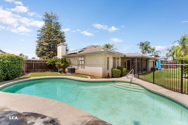 5102 Omaha, Bakersfield, CA 93312