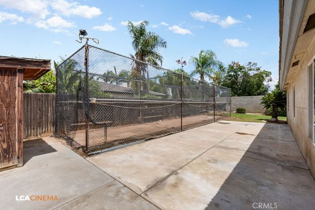 5102 Omaha, Bakersfield, CA 93312