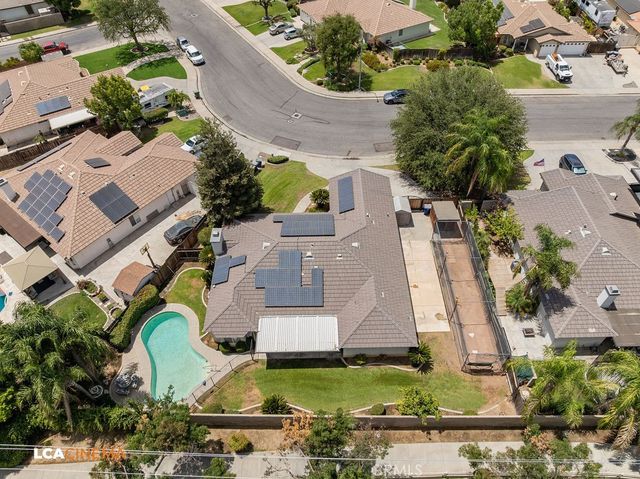 5102 Omaha, Bakersfield, CA 93312
