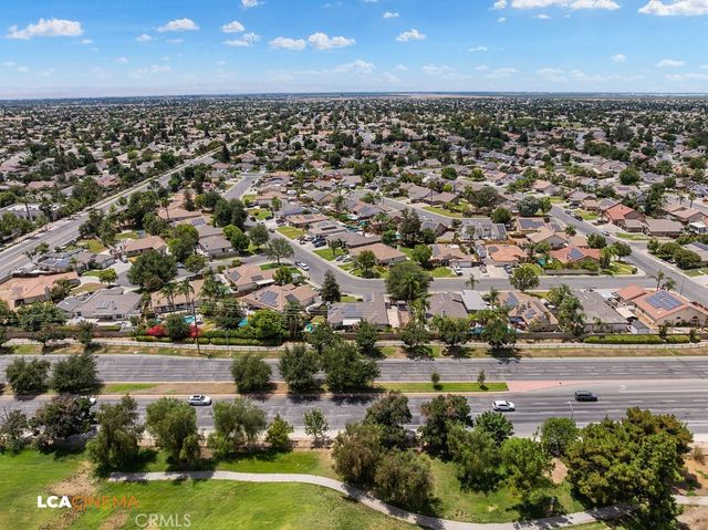 5102 Omaha, Bakersfield, CA 93312