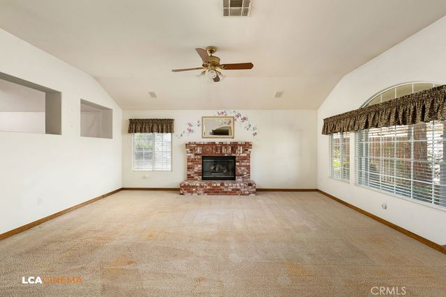 5102 Omaha, Bakersfield, CA 93312