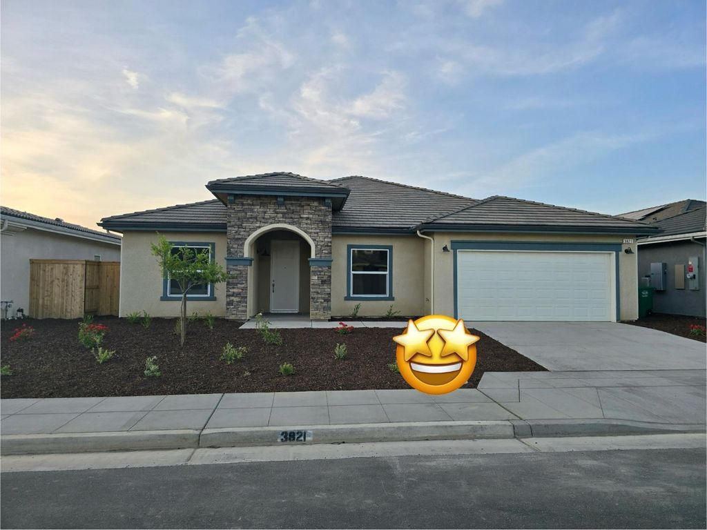 3821 Via Santa Barbara Ave, Madera, CA 93637