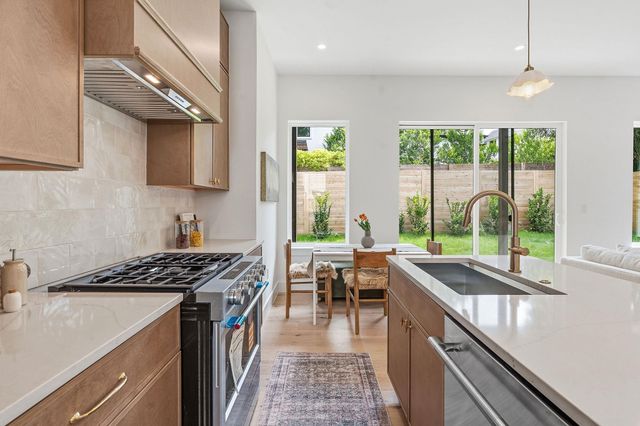 2009 Payne Ave 2, Austin, TX 78757