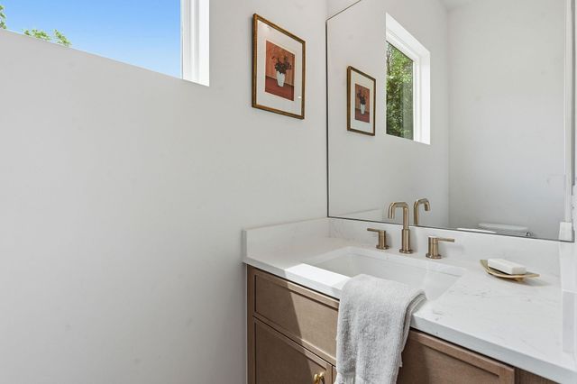 2009 Payne Ave 2, Austin, TX 78757