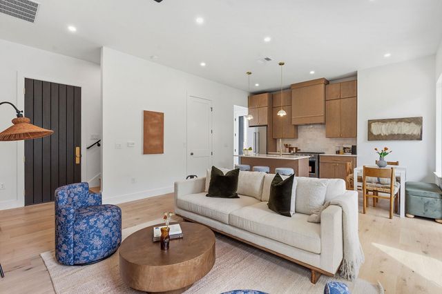 2009 Payne Ave 2, Austin, TX 78757