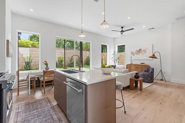 2009 Payne Ave 2, Austin, TX 78757