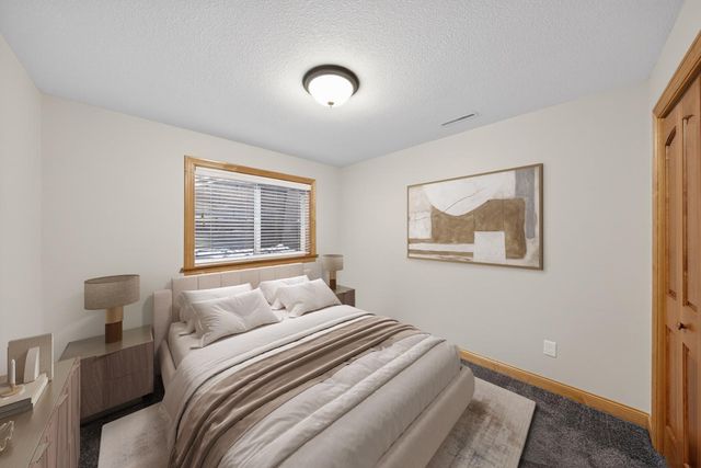 968 Southern View Lane SW, Rochester, MN 55902