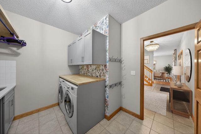 968 Southern View Lane SW, Rochester, MN 55902