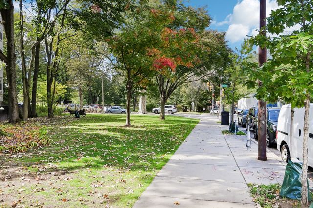 158 Mount Auburn St 1, Cambridge, MA 02138