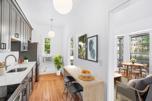 158 Mount Auburn St 1, Cambridge, MA 02138