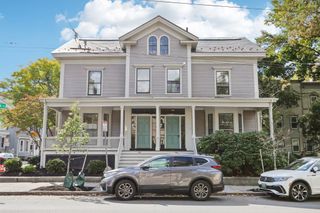 158 Mount Auburn St 1, Cambridge, MA 02138