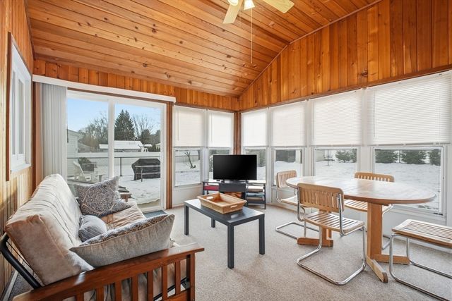 167 Wolcott Ave, West Springfield, MA 01089