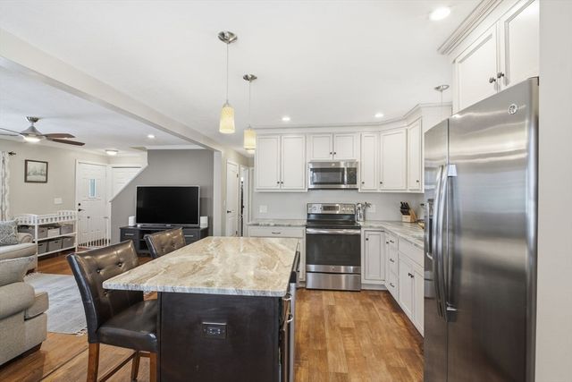 167 Wolcott Ave, West Springfield, MA 01089