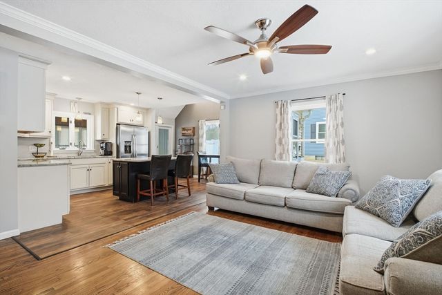 167 Wolcott Ave, West Springfield, MA 01089