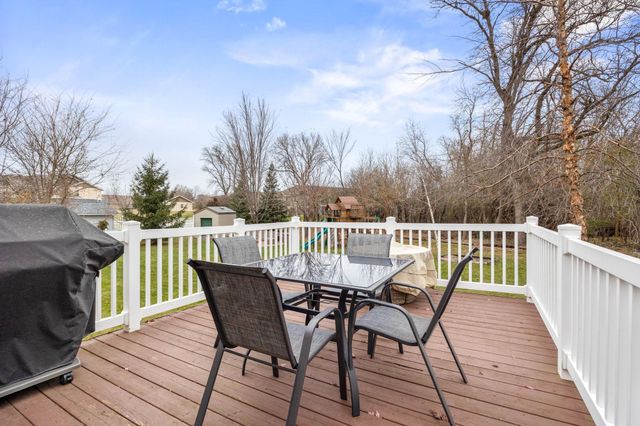 1141 Blackbird Drive SW, Hutchinson, MN 55350