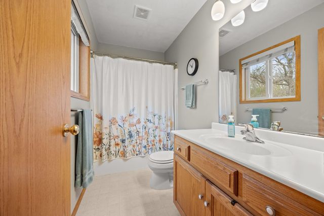 1141 Blackbird Drive SW, Hutchinson, MN 55350