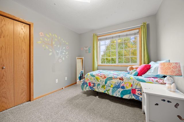 1141 Blackbird Drive SW, Hutchinson, MN 55350