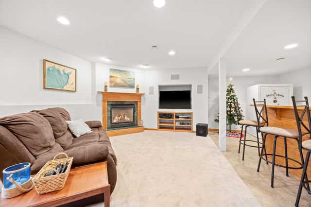 1141 Blackbird Drive SW, Hutchinson, MN 55350