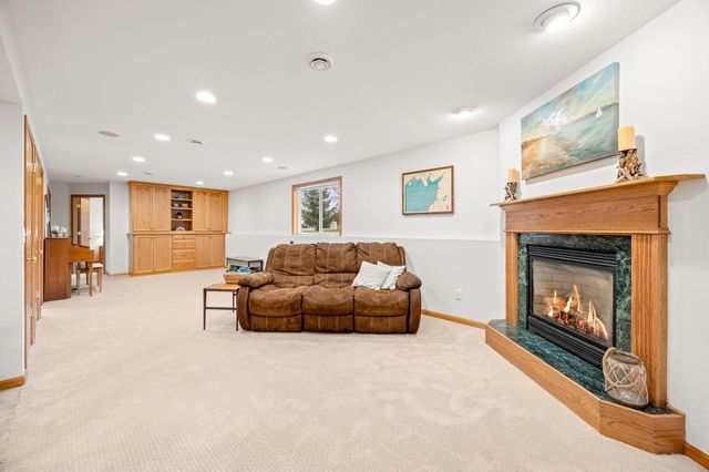 1141 Blackbird Drive SW, Hutchinson, MN 55350