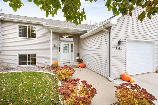 1141 Blackbird Drive SW, Hutchinson, MN 55350