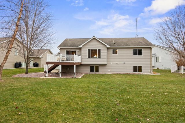 1141 Blackbird Drive SW, Hutchinson, MN 55350