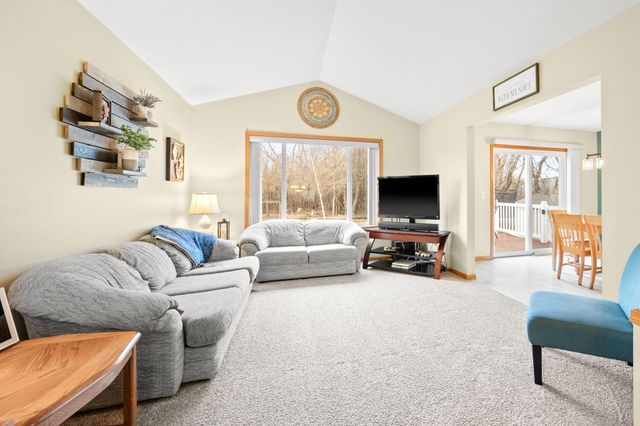 1141 Blackbird Drive SW, Hutchinson, MN 55350