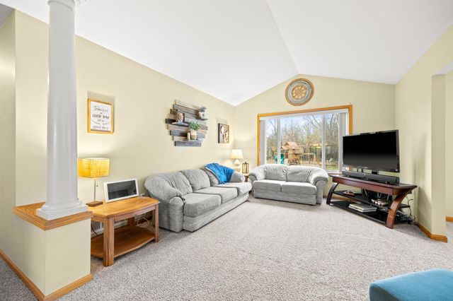 1141 Blackbird Drive SW, Hutchinson, MN 55350