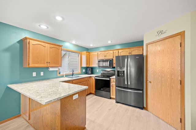 1141 Blackbird Drive SW, Hutchinson, MN 55350