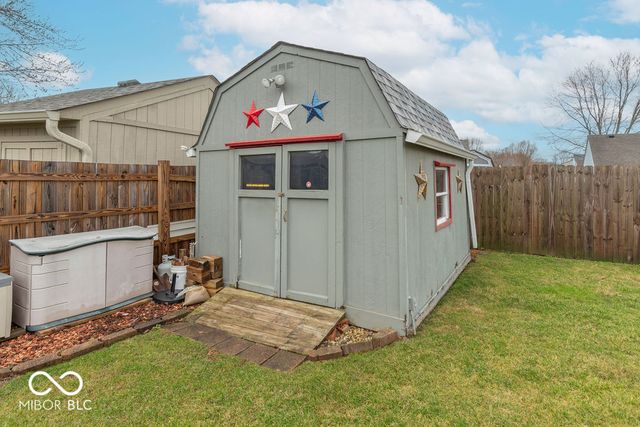 1005 Honeysuckle Court, Mooresville, IN 46158