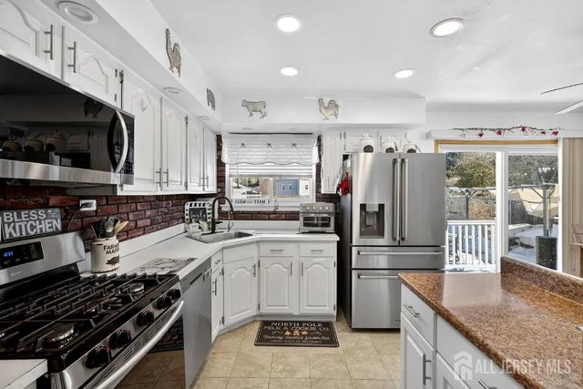 138 Washington Avenue, Old Bridge, NJ 08879