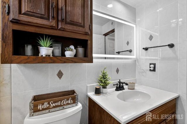 138 Washington Avenue, Old Bridge, NJ 08879