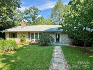 206 Rock Hill Avenue, Hendersonville, NC 28792