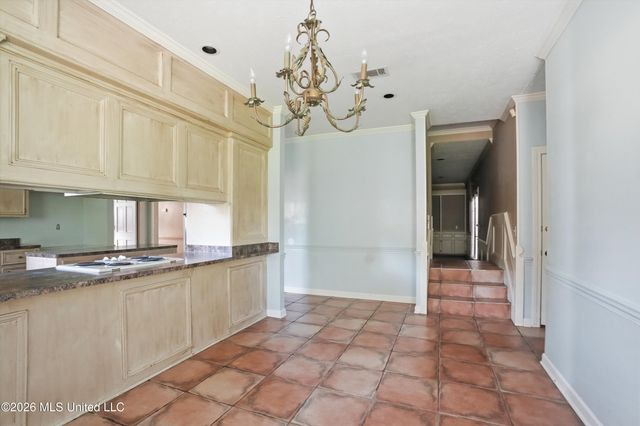 43 S Crownpointe Drive, Jackson, MS 39211