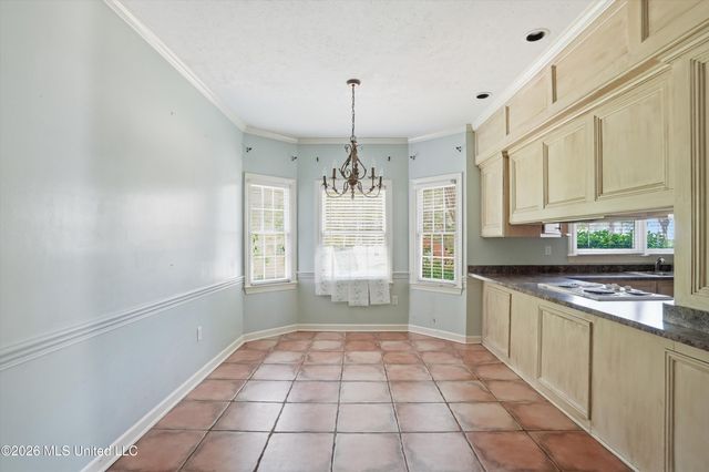 43 S Crownpointe Drive, Jackson, MS 39211