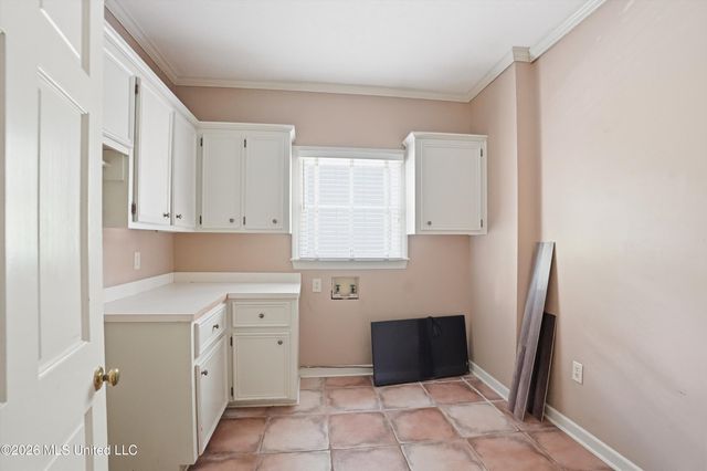 43 S Crownpointe Drive, Jackson, MS 39211