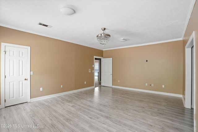 43 S Crownpointe Drive, Jackson, MS 39211