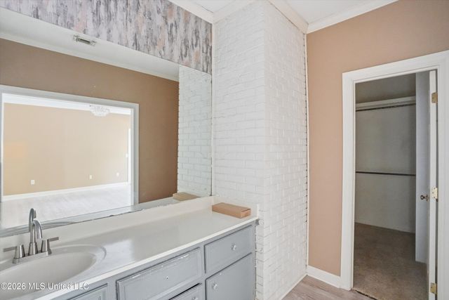 43 S Crownpointe Drive, Jackson, MS 39211