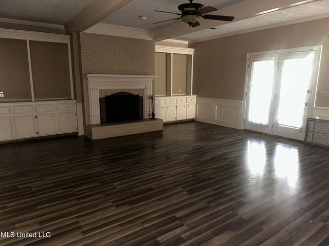 43 S Crownpointe Drive, Jackson, MS 39211