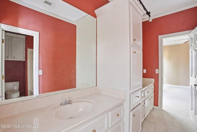 43 S Crownpointe Drive, Jackson, MS 39211