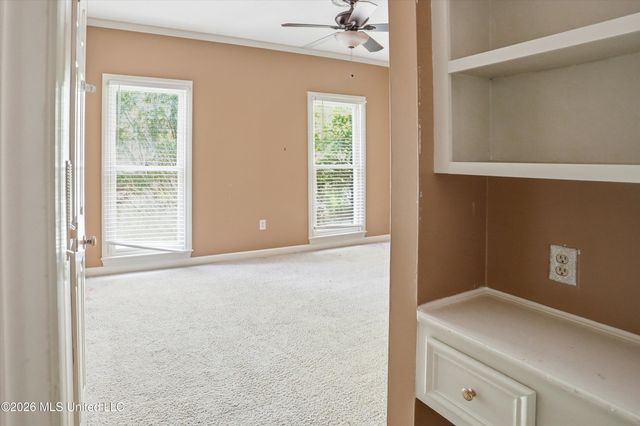 43 S Crownpointe Drive, Jackson, MS 39211