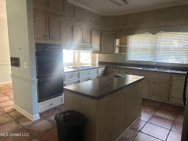 43 S Crownpointe Drive, Jackson, MS 39211