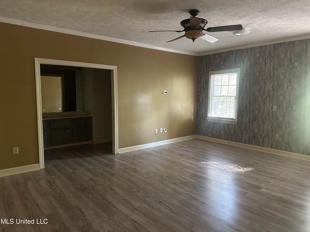 43 S Crownpointe Drive, Jackson, MS 39211