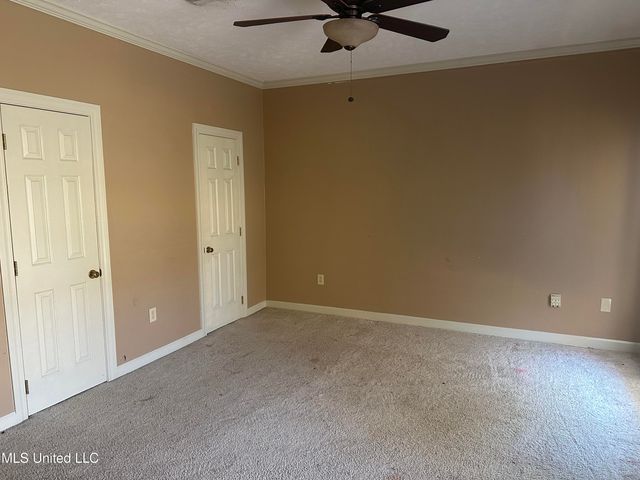 43 S Crownpointe Drive, Jackson, MS 39211