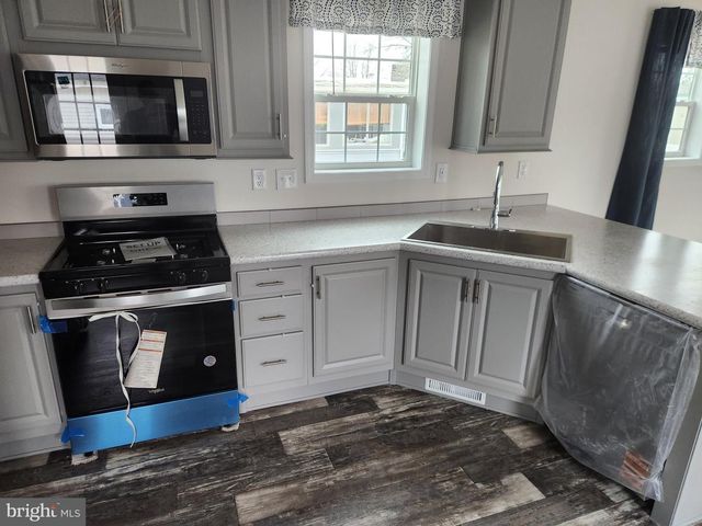 4307 DOVER DR, Morrisville, PA 19067