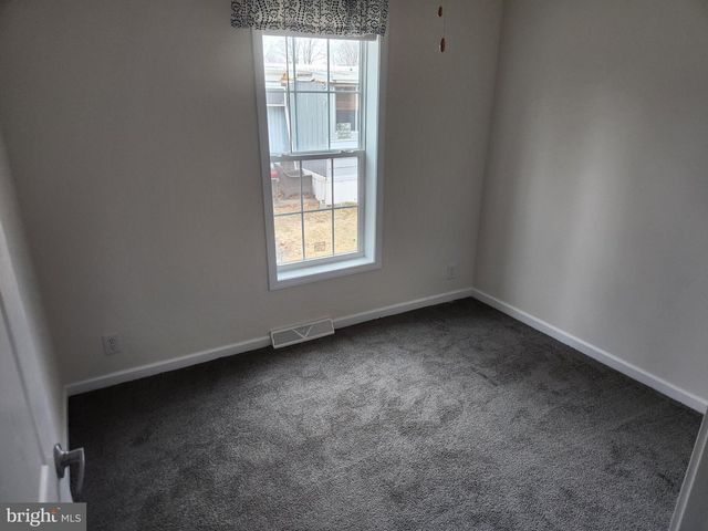4307 DOVER DR, Morrisville, PA 19067
