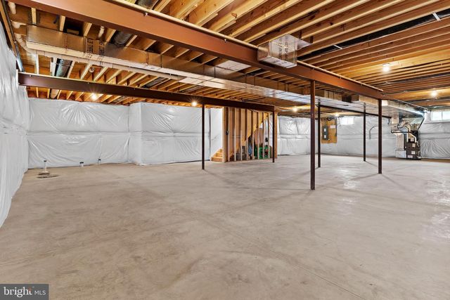 1006 STONEHILL LN, Carlisle, PA 17015