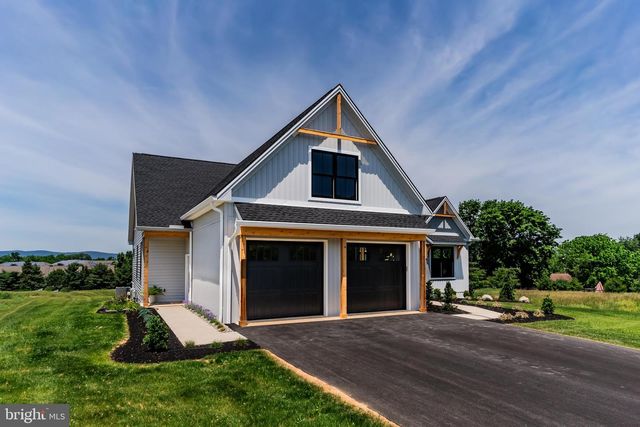 1006 STONEHILL LN, Carlisle, PA 17015