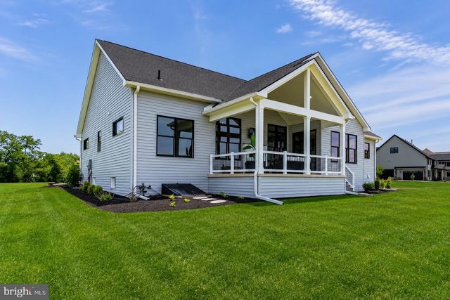 1006 STONEHILL LN, Carlisle, PA 17015