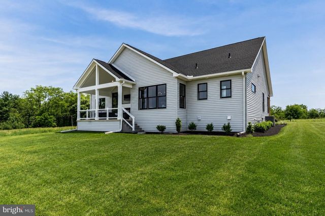 1006 STONEHILL LN, Carlisle, PA 17015